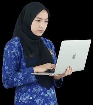 Ilustrasi peserta Akademi ASN berlatih tryout CPNS melalui laptop